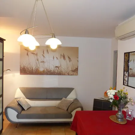 La Fregate Apartment *